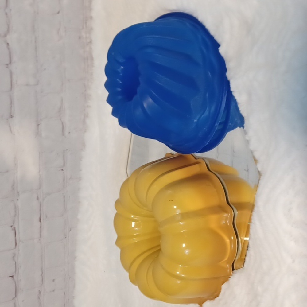 Bundting‎ Pans Vintage Yellow One  Set of 2 For One Price